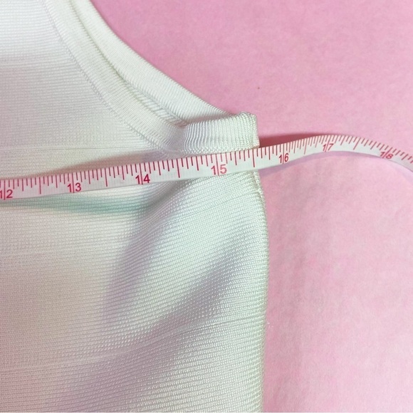 Guess white rhinestone sleeveless zip back crop top M - Picture 10 of 11